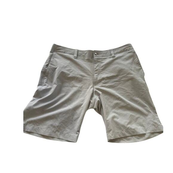 Men's Callaway Gray Golf Shorts Size 38 Inseam 10" - Picture 1 of 4